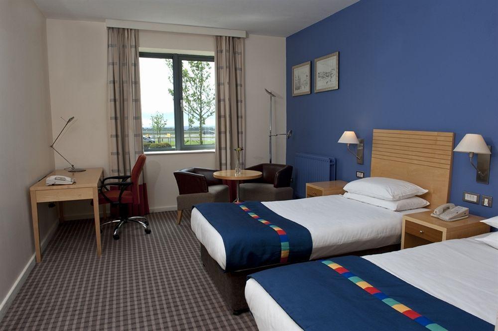 Cork Airport Hotel Екстер'єр фото