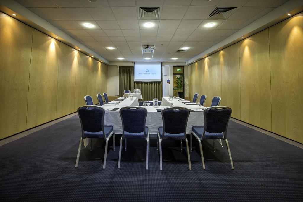 Cork Airport Hotel Екстер'єр фото