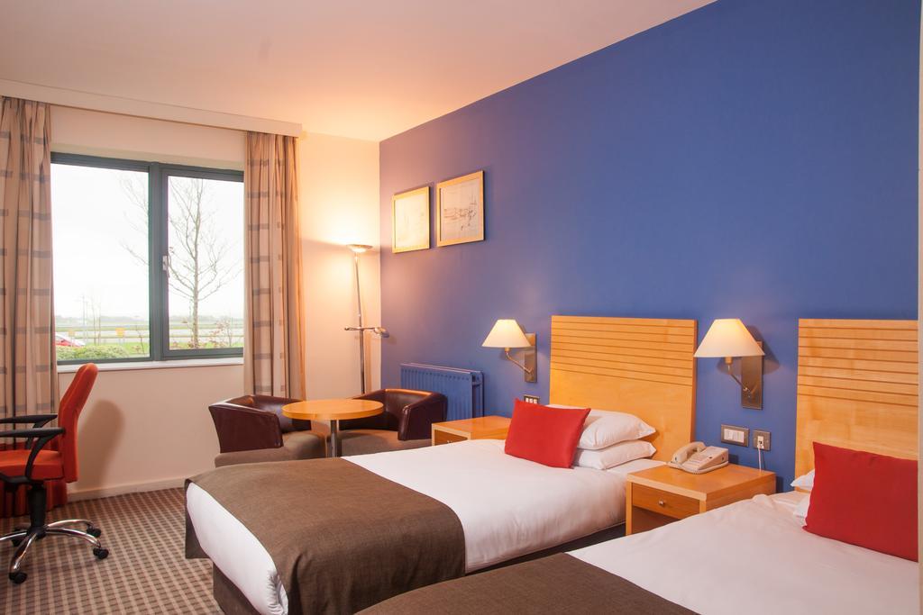 Cork Airport Hotel Екстер'єр фото